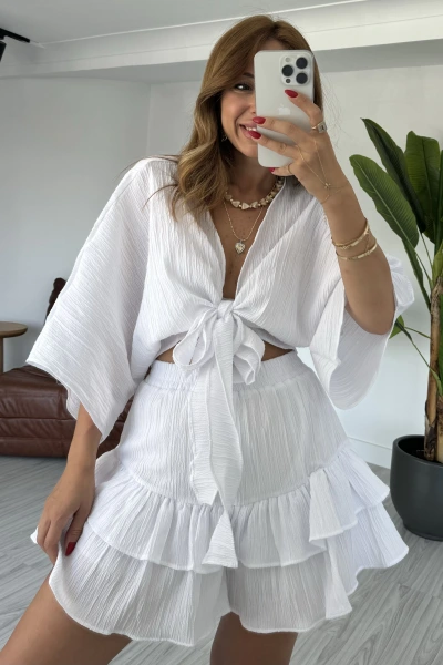 Beyaz Şortlu Bağlamalı Takım