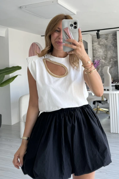 Beyaz Taş Aksesuarlı Tişört