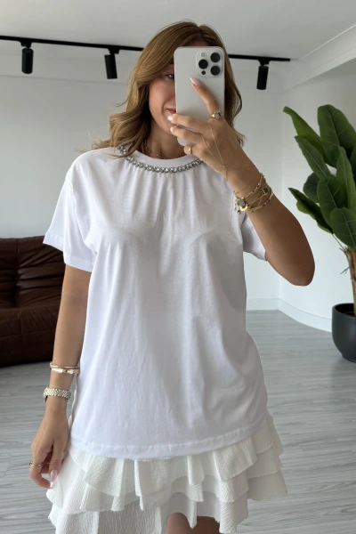 Beyaz Yakası Taş İşlemeli T-shirt
