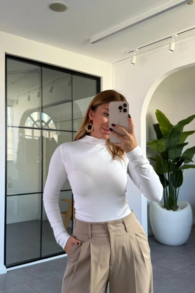 BEYAZ YARIM BALIKÇI YAKA BODY