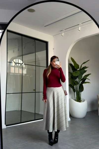 BORDO BOĞAZLI KOLU DÜĞME DETAYLI KAZAK