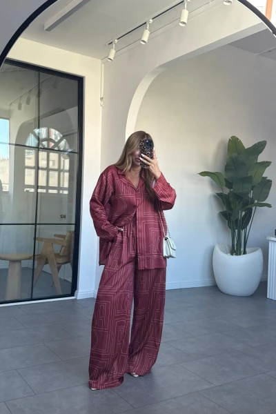 BORDO GEOMETRİK DESEN SATEN PANTOLON TAKIM