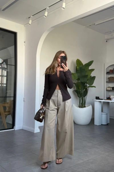 ÇAĞLA DİLVİN PİLİLİ GENİŞ PAÇA PANTOLON