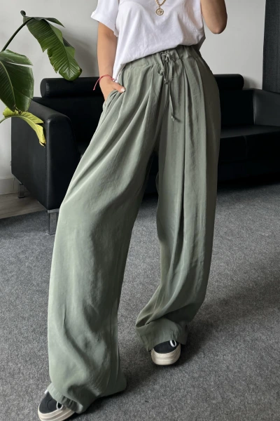 Çağla Yeşili Beli Lastikli Yumuşacık Dokulu Pantolon