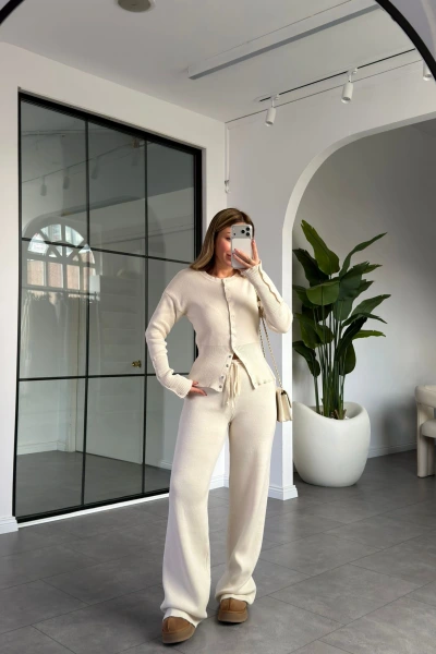 EKRU ÇITÇIT DETAYLI TRİKO TAKIM