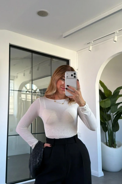 EKRU DİLVİN KAYIK YAKA MODAL KAŞMİR BLUZ