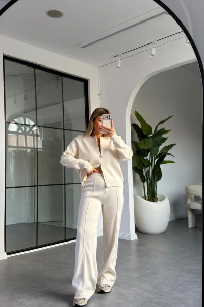 EKRU MADONNA YAKA ÇİFT FERMUARLI TAKIM