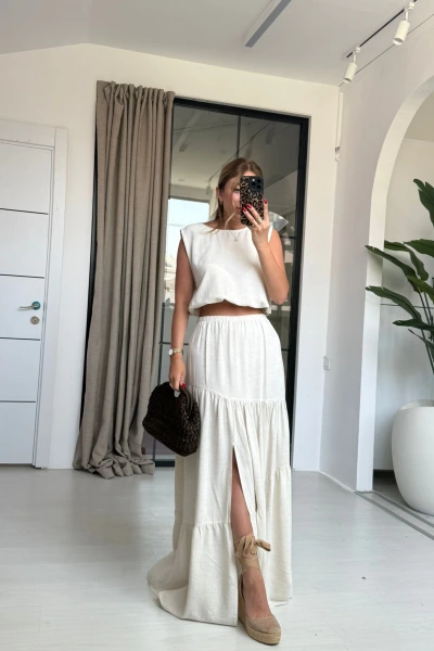 EKRU OMZU AÇIK ETEKLİ TAKIM