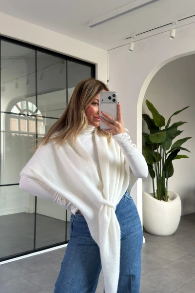 EKRU ÜÇGEN İÇTEN GEÇMELİ TRİKO ŞAL