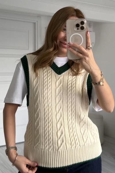Ekru V Yaka Saç Örgülü Çizgili Triko Süveter