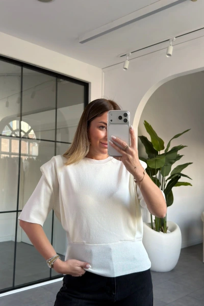 EKRU VATKALI KISA KOLLU TRİKO