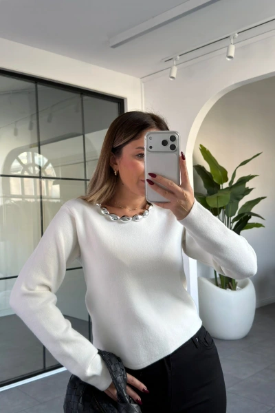 EKRU YAKASI BONCUK DETAY KAZAK