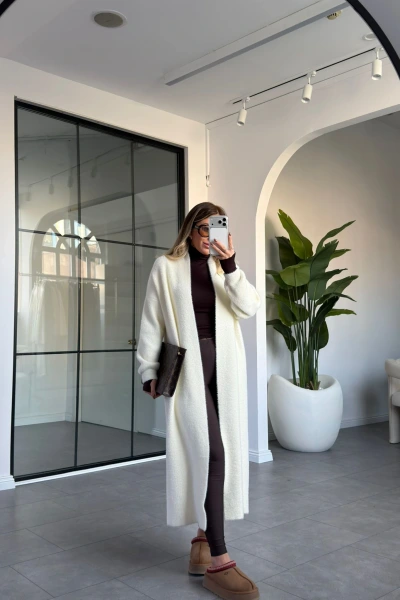 EKRU YUMUŞACIK DOKULU UZUN HIRKA