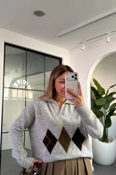 GRİ BAKLAVA DESEN POLO YAKA KAZAK