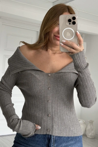 Gri Degaje Yaka Yumoş Hırka