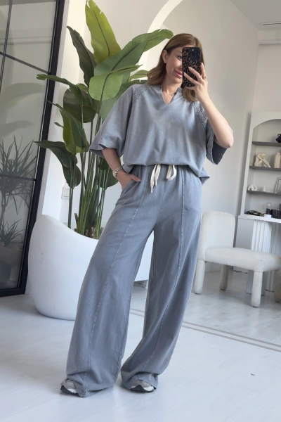 Gri Kısa Kol V Yaka Eşofman Takımı