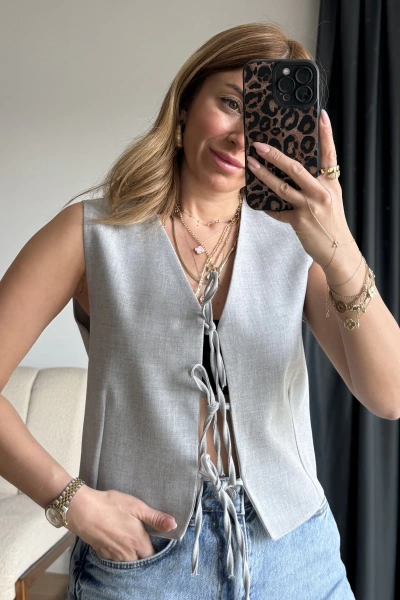 Gri Pensli Önü Bağlamalı Yelek