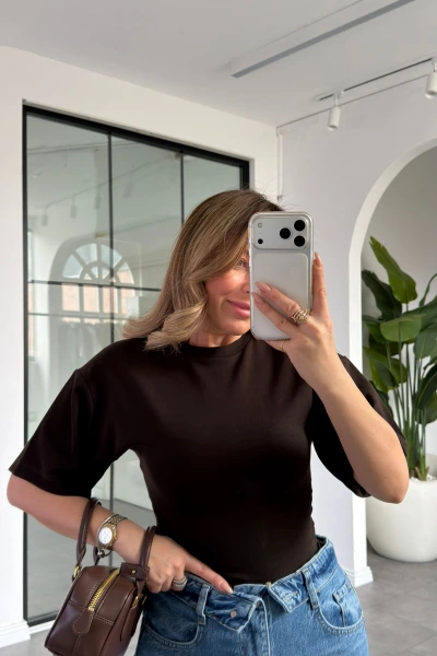 KAHVE BELDEN FERMUAR DETAYLI T-SHIRT 1003