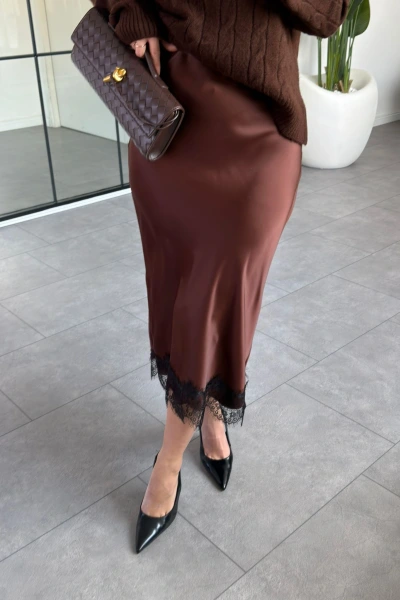 KAHVE DANTEL DETAY SATEN ETEK