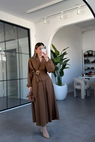 KAHVE GOLD TOKA DETAYLI BLUZ ETEK TAKIM 1300