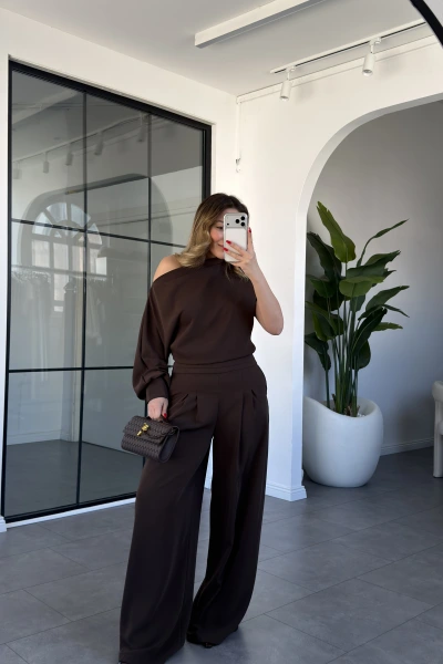 KAHVE KAYIK YAKA PANTOLON BEL DETAY TAKIM