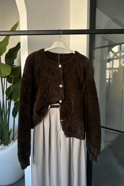 KAHVE SAKALLI KALP DÜĞMELİ HIRKA