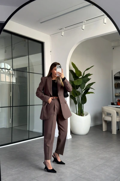 KAHVERENGİ BELDEN OTURTMALI BLAZER CEKET