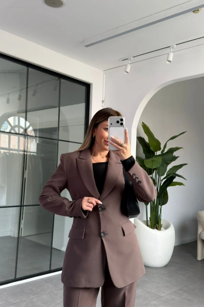 KAHVERENGİ BELDEN OTURTMALI BLAZER CEKET