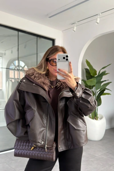 KAHVERENGİ İÇİ KÜRKLÜ DERİ CEKET