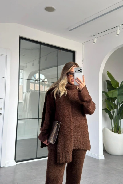 KAHVERENGİ ŞALLI YUMUŞACIK TRİKO TAKIM