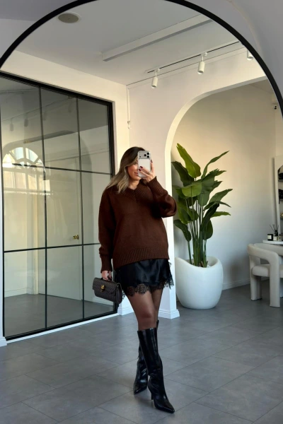 KAHVERENGİ SATEN ELBİSE DETAYLI KAZAK TAKIM