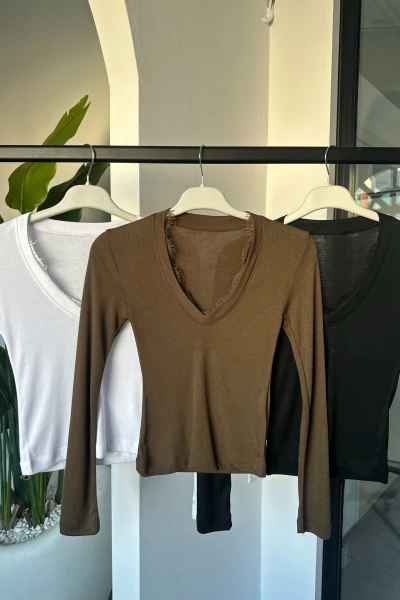 KAHVERENGİ V YAKA DANTEL DETAY BLUZ