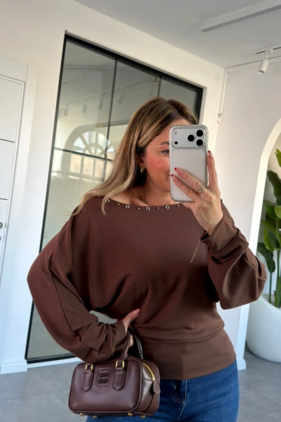 KAHVERENGİ ZIMBA DETAY YARASA KOL BLUZ