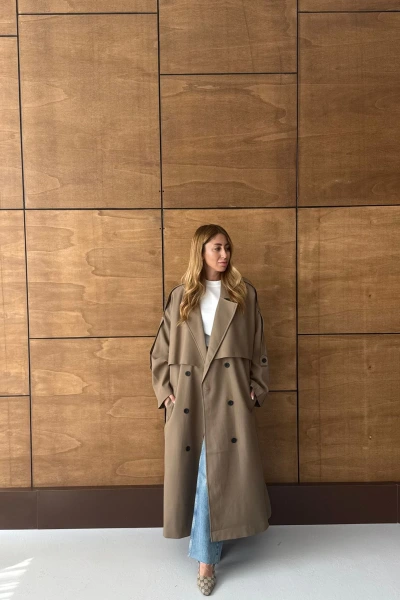 KARAMEL DÜĞMELİ MANŞET DETAY KUŞAKLI TRENÇKOT