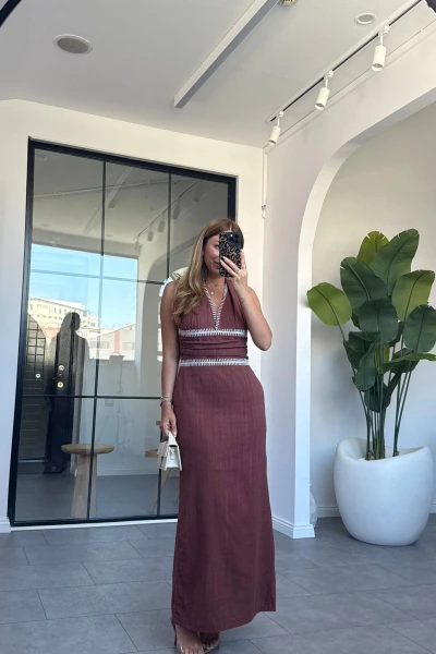 KİREMİT DEKOLTE DETAY BOYUNDAN BAĞLAMALI ELBİSE