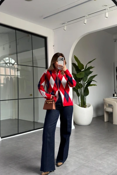 KIRMIZI BAKLAVA DESEN ÇİFT FERMUARLI HIRKA