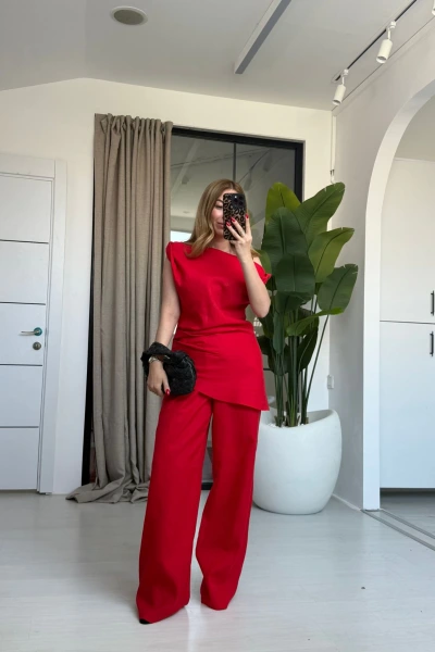 KIRMIZI YANI PENSLİ DÜŞÜK OMUZ TAKIM