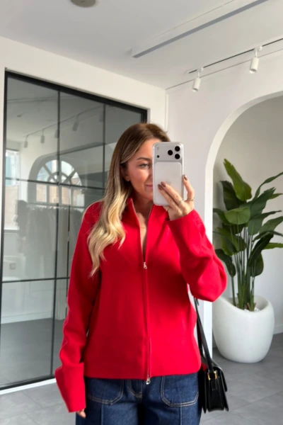 KIRMIZI YUMUŞACIK DOKULU ÇİFT FERMUARLI HIRKA