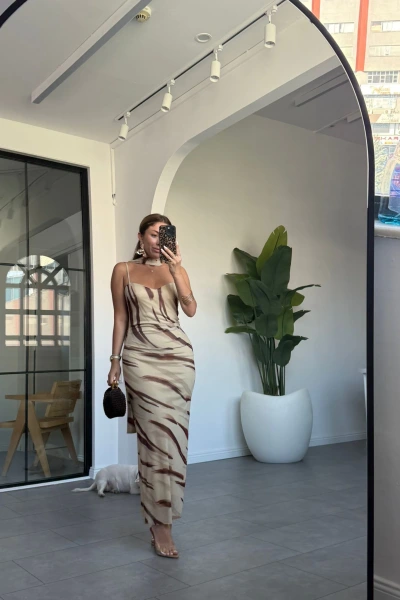 KOYU BEJ İP ASKILI FULARLI ELBİSE