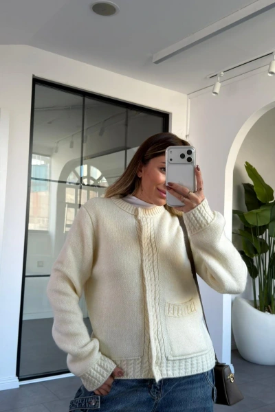 KREM ÇIT ÇIT DETAY HIRKA