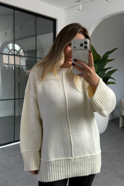 KREM ÖN DİKİŞ DETAYLI KAZAK