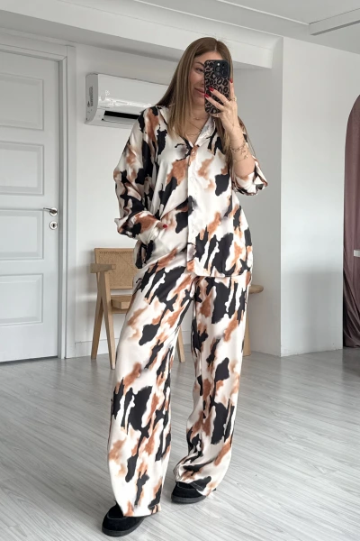 Krem Renkli Desenli Saten Gömlek Takım