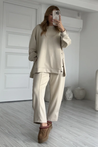 Krem Yanları Çıtçıtlı Modal Takım