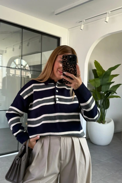 LACİVERT KREM POLO YAKA KAZAK