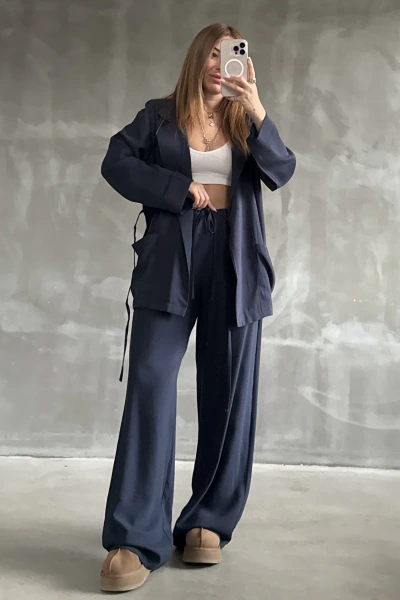 Lacivert Kruvaze Yaka Bağlamalı Tensel Takım