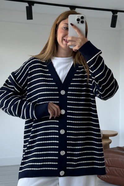 Lacivert V Yaka İnce Çizgili Düğmeli Uzun Hırka