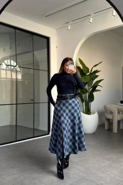 LACİVERT YIRTMAÇ DETAY KEMERLİ EKOSE ETEK