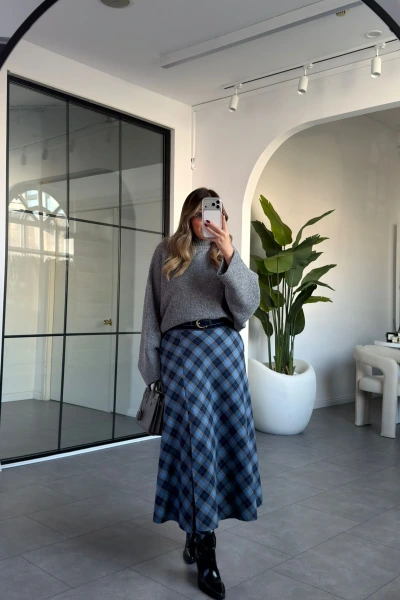 LACİVERT YIRTMAÇ DETAY KEMERLİ EKOSE ETEK