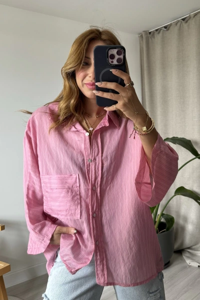 Pembe Çizgili Cep Detaylı Salaş Gömlek