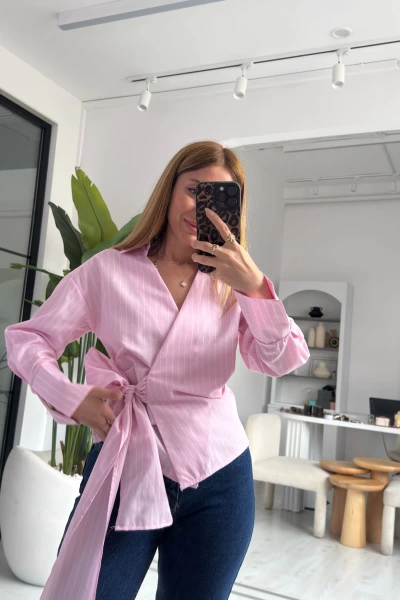 Pembe Çizgili Yandan Bağlamalı Gömlek